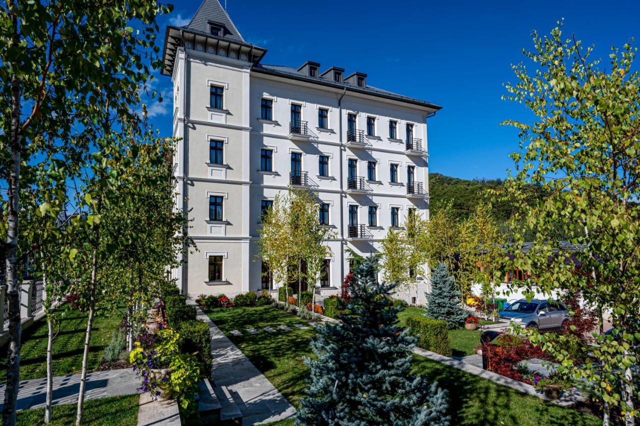 Hotel Carolin Călimăneşti Bagian luar foto