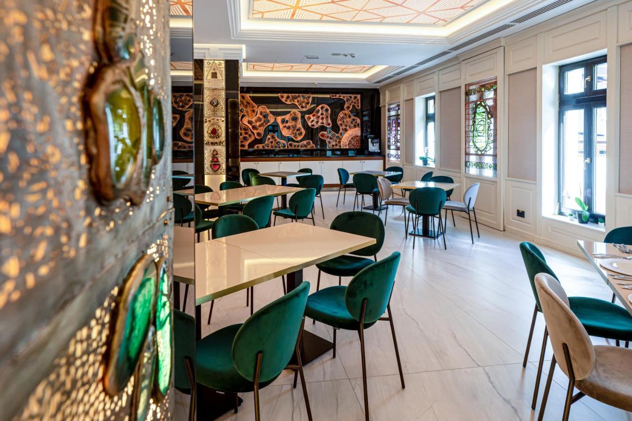 Hotel Carolin Călimăneşti Bagian luar foto
