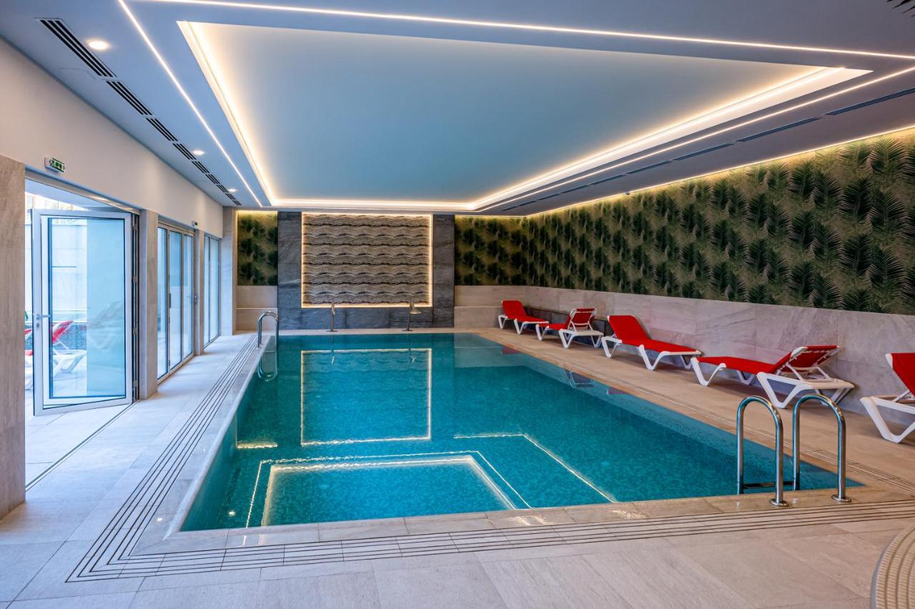 Hotel Carolin Călimăneşti Bagian luar foto