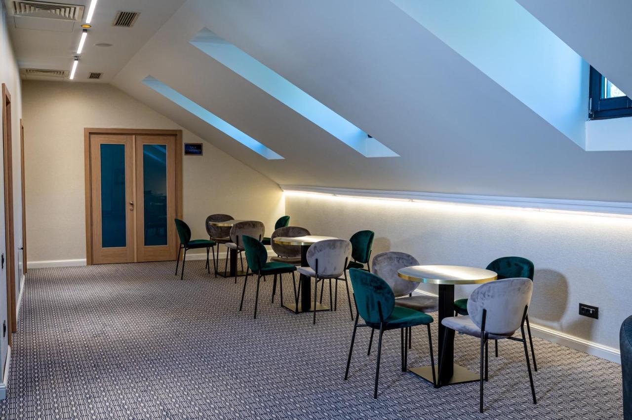 Hotel Carolin Călimăneşti Bagian luar foto