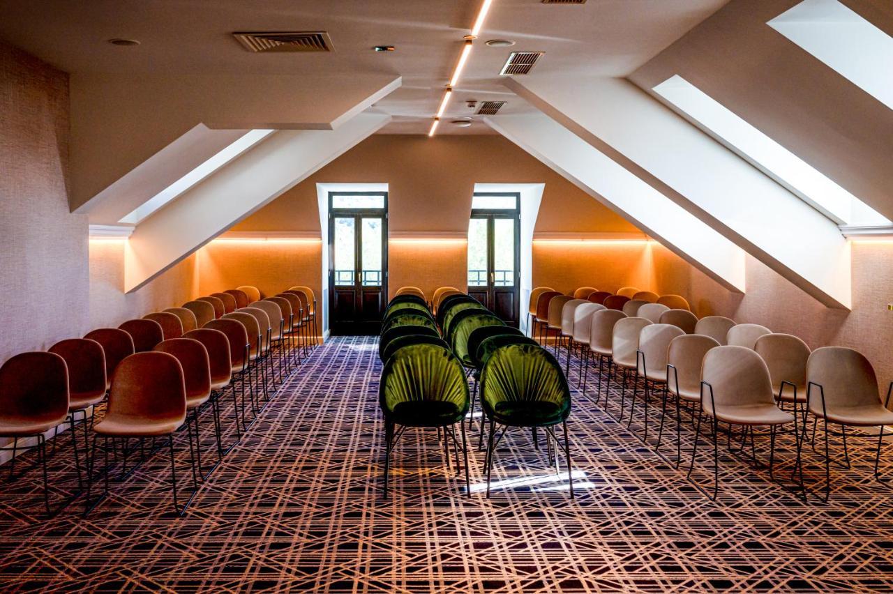 Hotel Carolin Călimăneşti Bagian luar foto