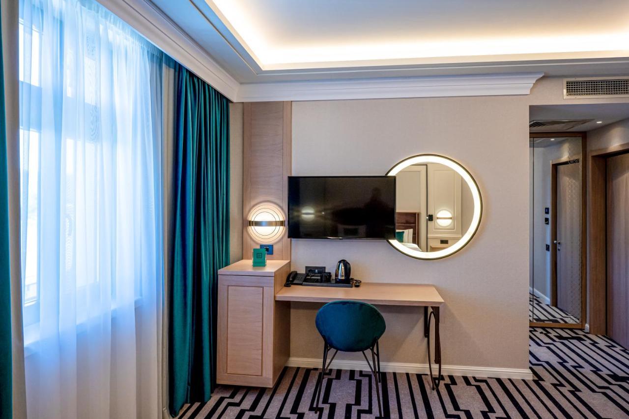 Hotel Carolin Călimăneşti Bagian luar foto