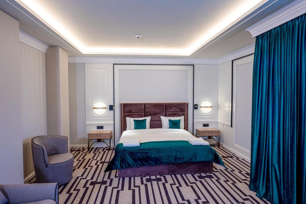 Hotel Carolin Călimăneşti Bagian luar foto