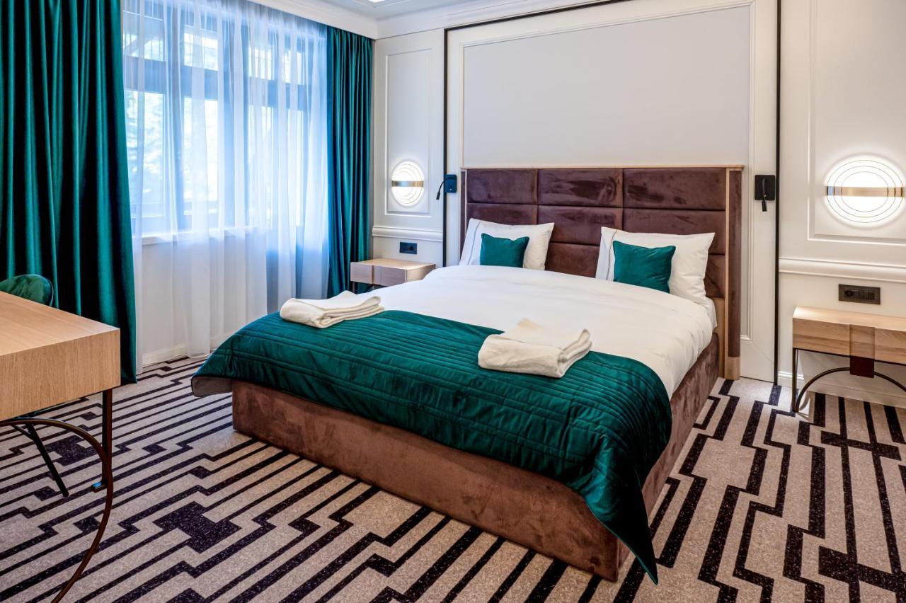 Hotel Carolin Călimăneşti Bagian luar foto