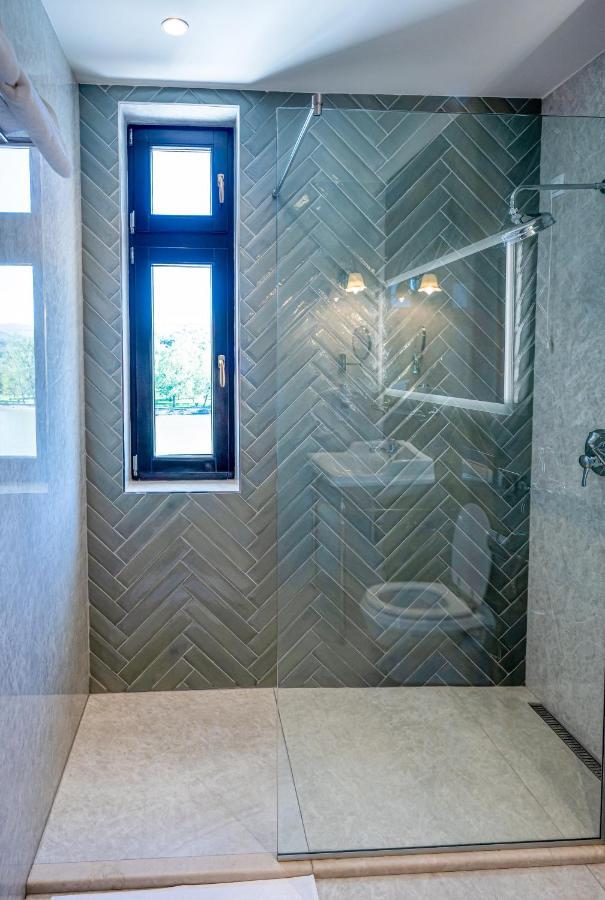 Hotel Carolin Călimăneşti Bagian luar foto