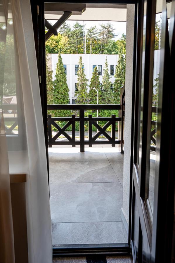 Hotel Carolin Călimăneşti Bagian luar foto