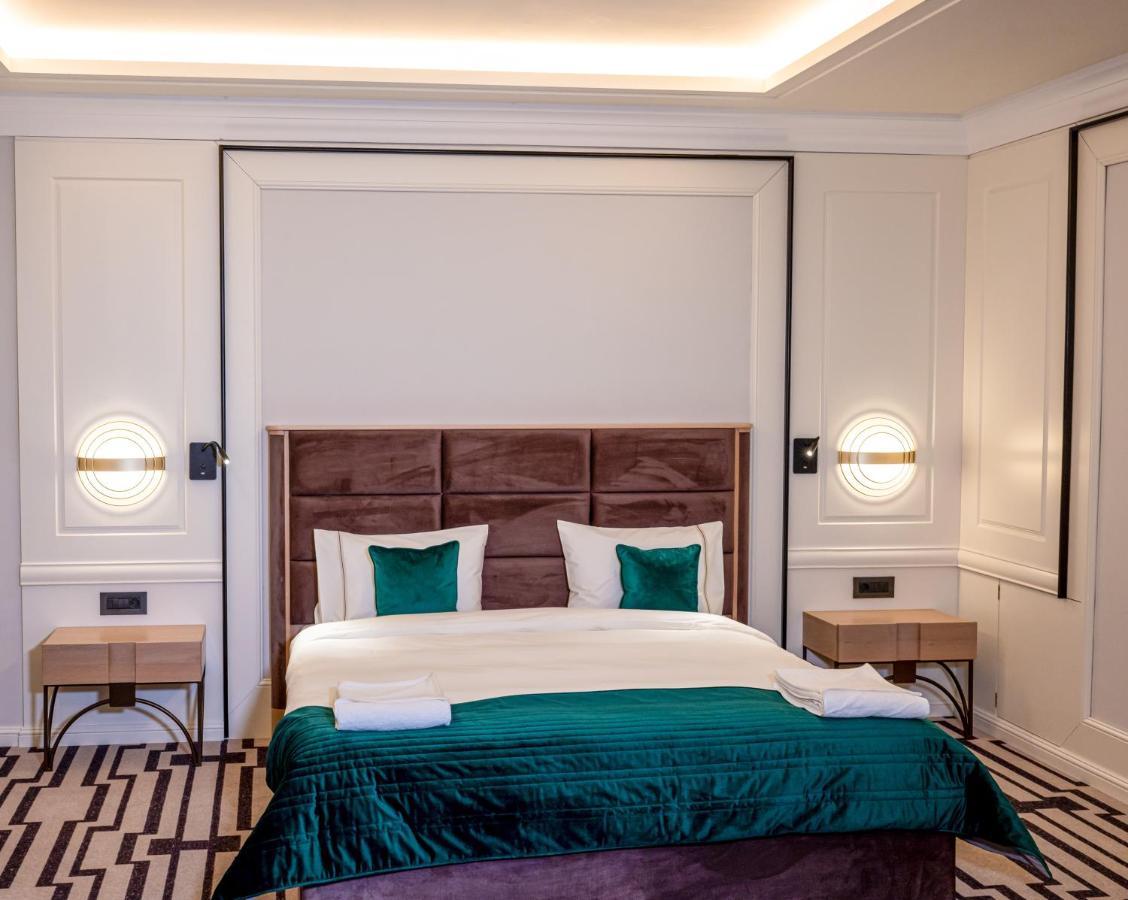 Hotel Carolin Călimăneşti Bagian luar foto